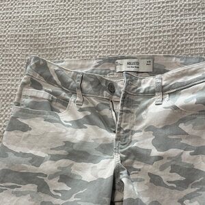 Hollister Women's High Rise Camouflage Jeans - Gray